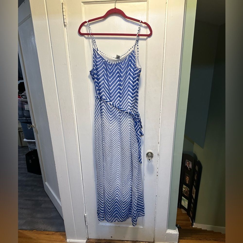 Robbie Bee EUC Blue and White Maxi